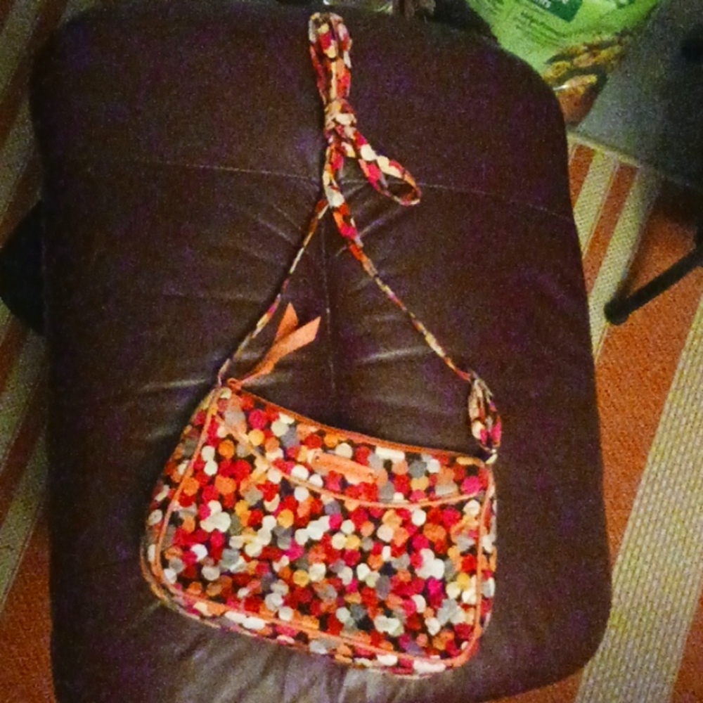 LIKE NEW VERA BRADLEY SMALL CROSS BODY ORANGE & PINK PURSE WITH ZIPPER POCKET